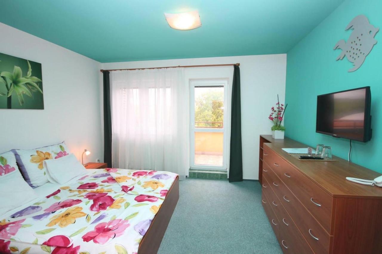 Apartmany, Penzion, Wellness U Zlate Rybky Vyškov エクステリア 写真