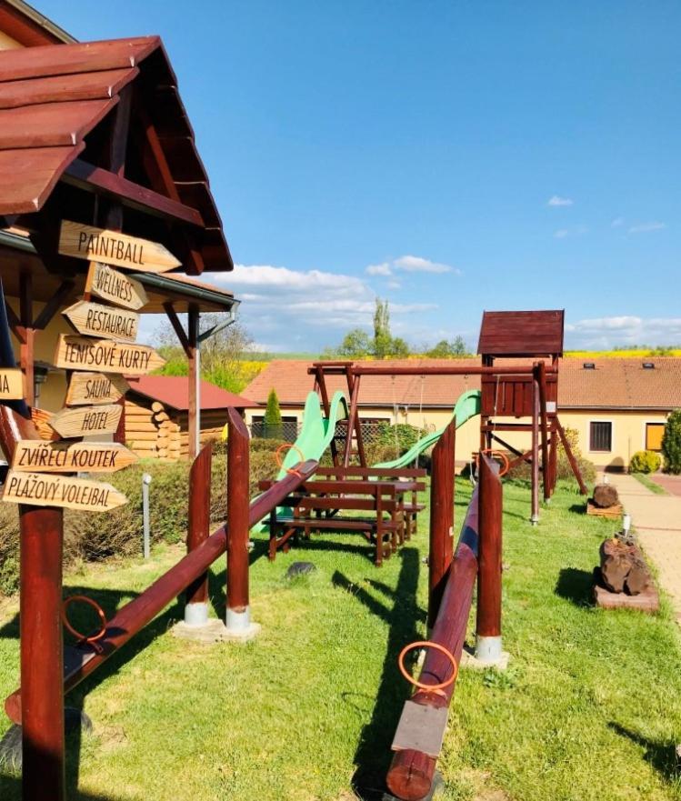 Apartmany, Penzion, Wellness U Zlate Rybky Vyškov エクステリア 写真